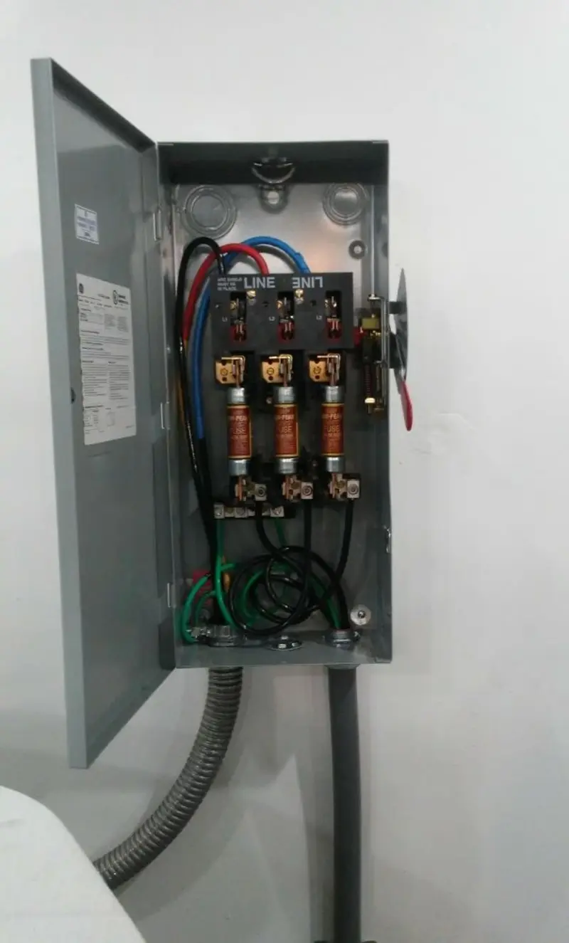 Three-phase disconnect switch installed for Electrical Wiring & Rewiring in Dewey-Humboldt
